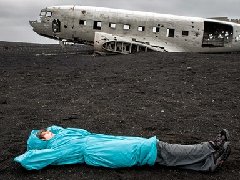Karolina Jonderko：我躺在這里